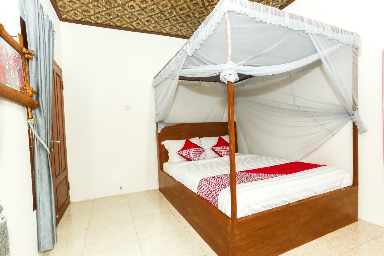 Vaccinated Staff - Oyo 1230 Kampoeng Osing Syariah Guesthouse Banyuwangi  Dış mekan fotoğraf
